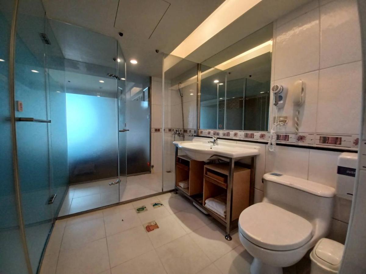 Blue Ocean Hotel Keelung Bagian luar foto