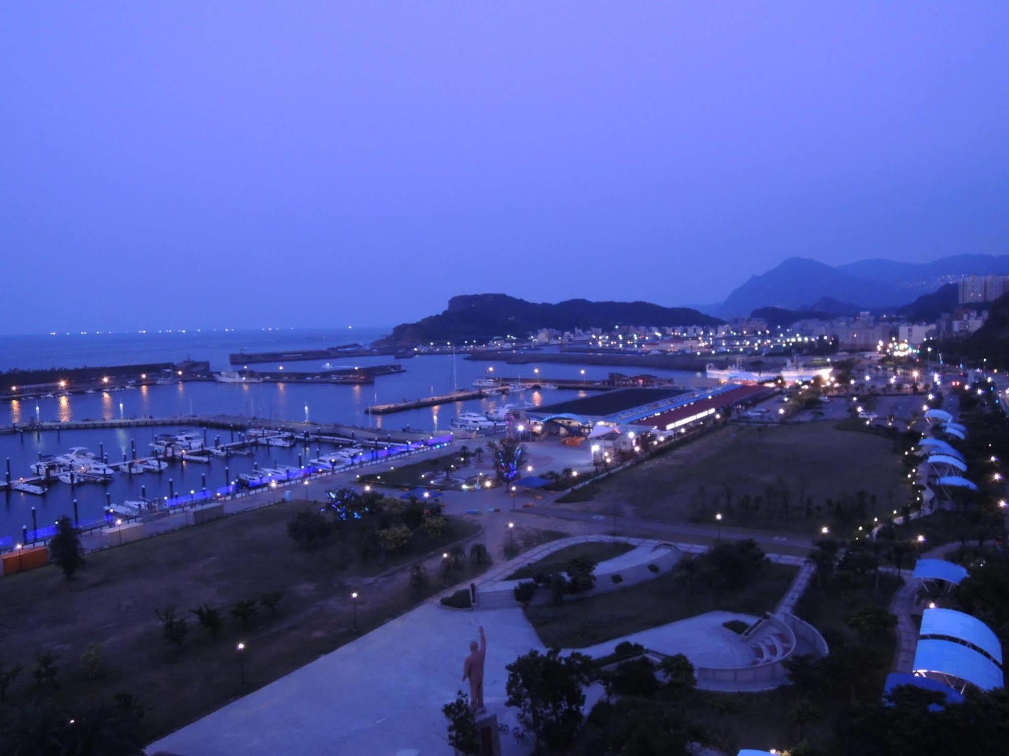 Blue Ocean Hotel Keelung Bagian luar foto