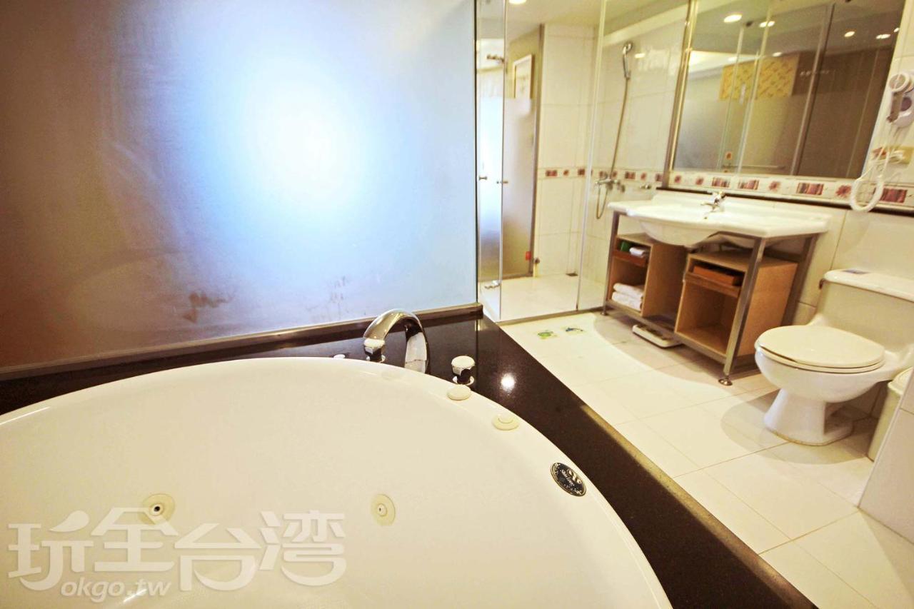Blue Ocean Hotel Keelung Bagian luar foto