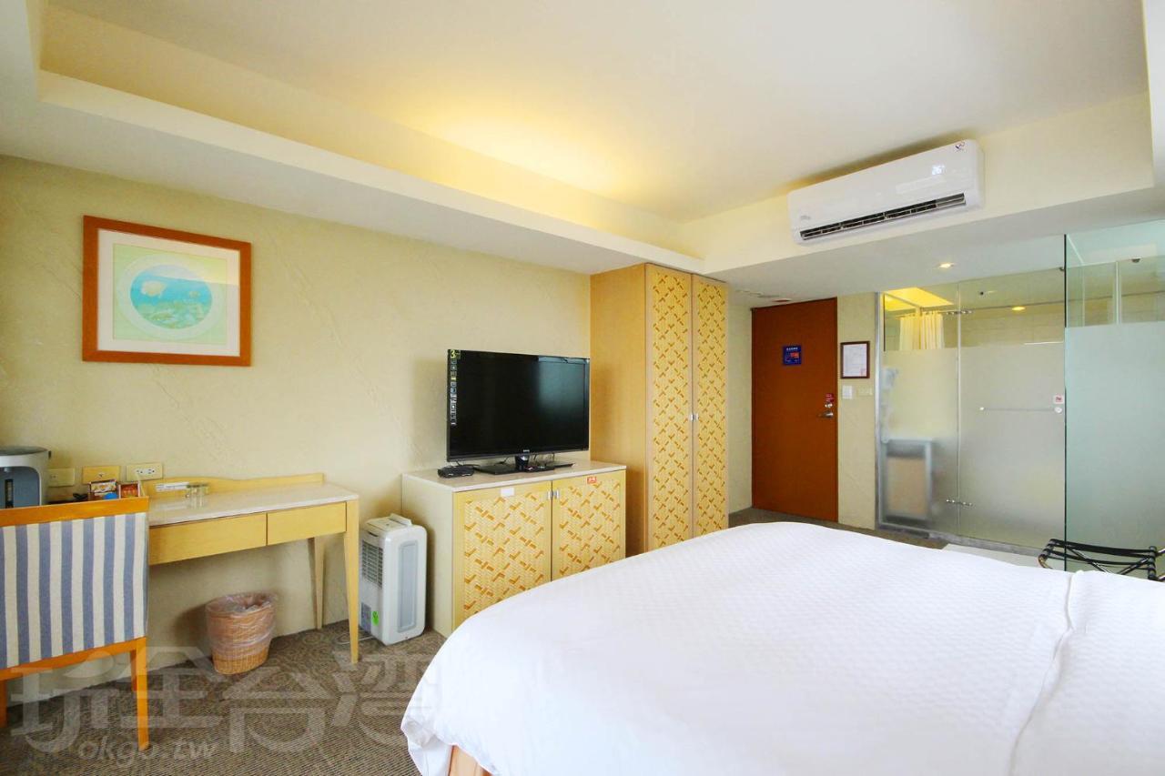 Blue Ocean Hotel Keelung Bagian luar foto